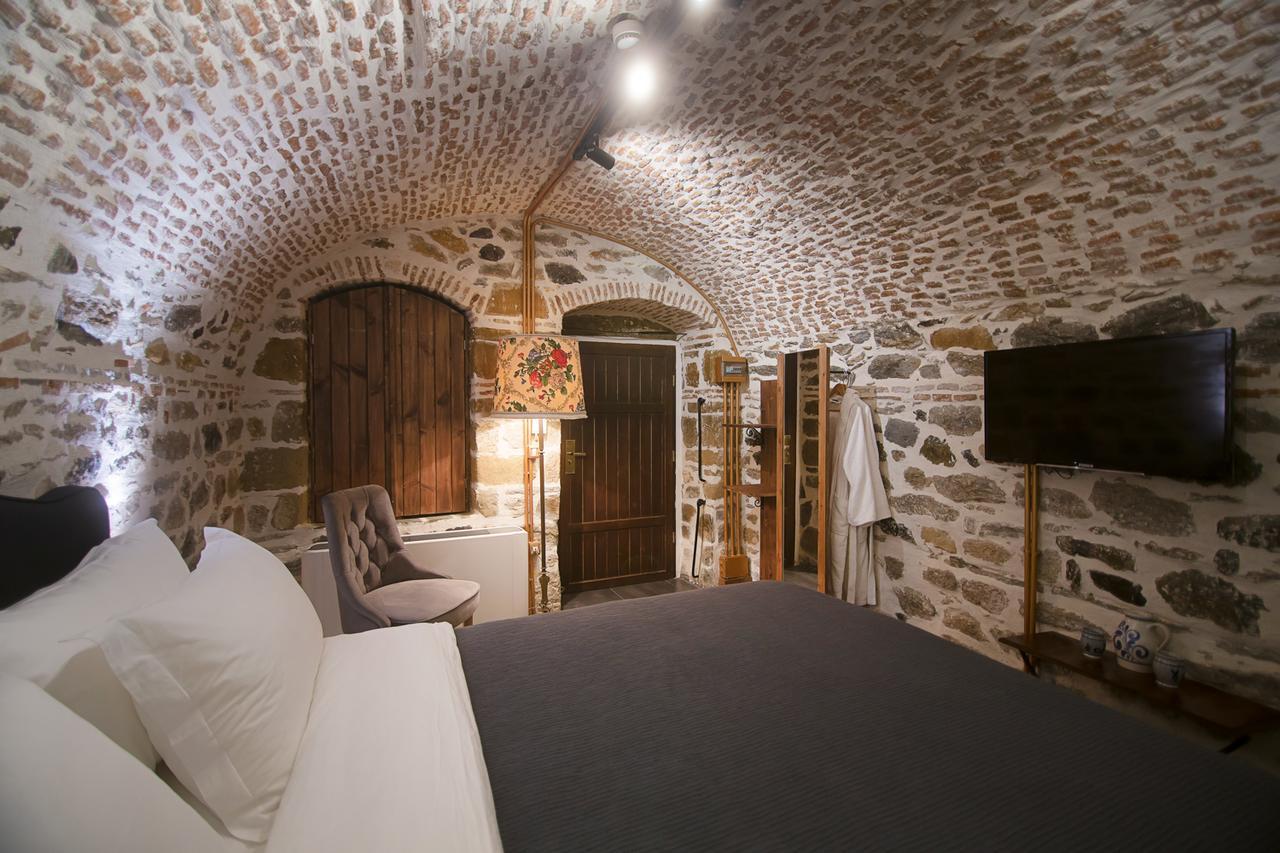 Hani I Pazarit Boutique Hotel Корча Экстерьер фото