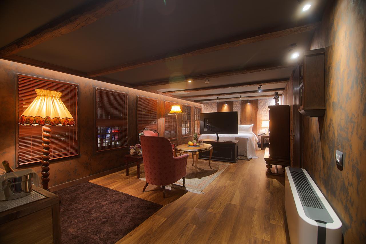 Hani I Pazarit Boutique Hotel Корча Экстерьер фото