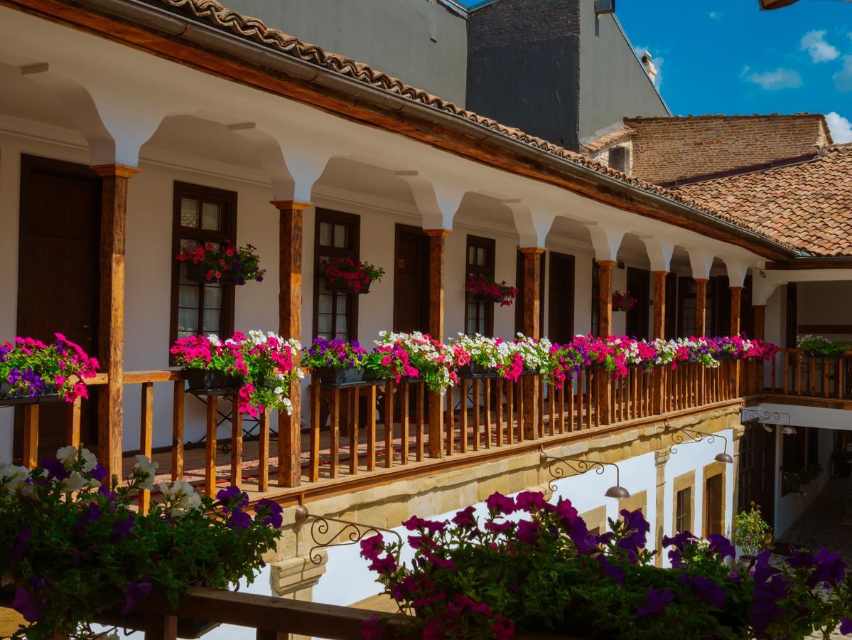 Hani I Pazarit Boutique Hotel Корча Экстерьер фото