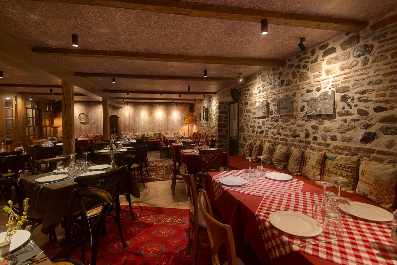 Hani I Pazarit Boutique Hotel Корча Экстерьер фото