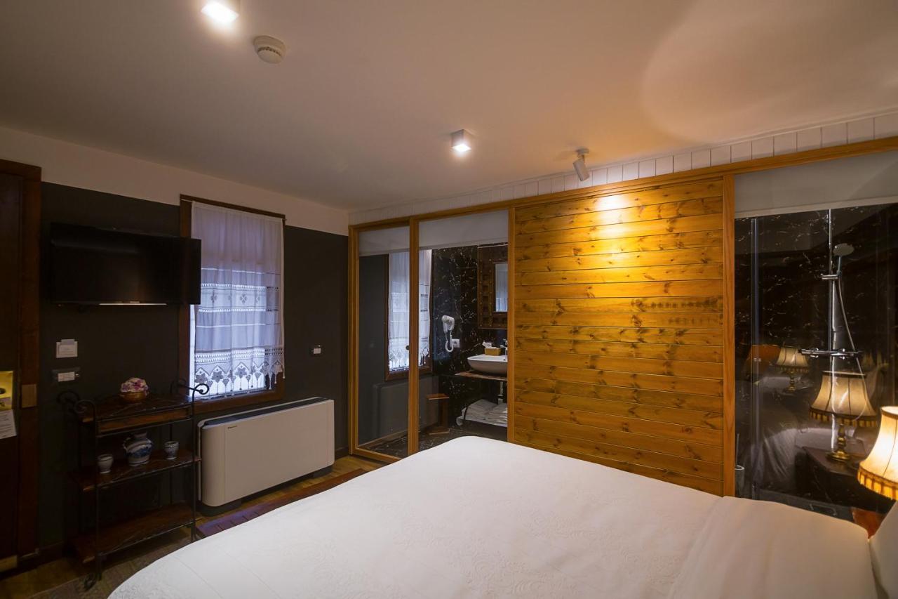 Hani I Pazarit Boutique Hotel Корча Экстерьер фото